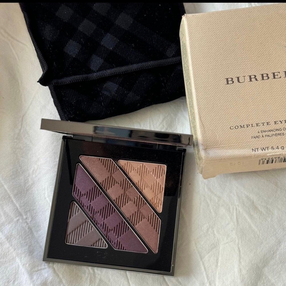 ⭐️Host Pick⭐️ New Burberry complete eyeshadow palette